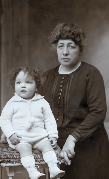 Marie Alphonsine Blanche BARBIER et son petit-fils Jean Morin.png