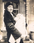 Paulette a 6 semaines - 15 17 1930